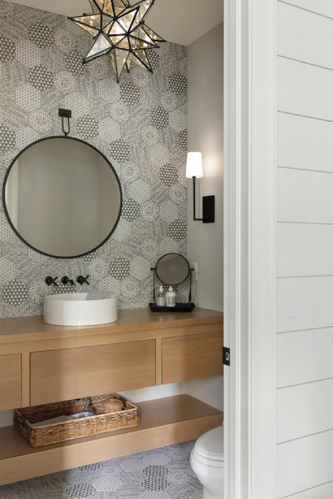 stylish rest room by konen homes